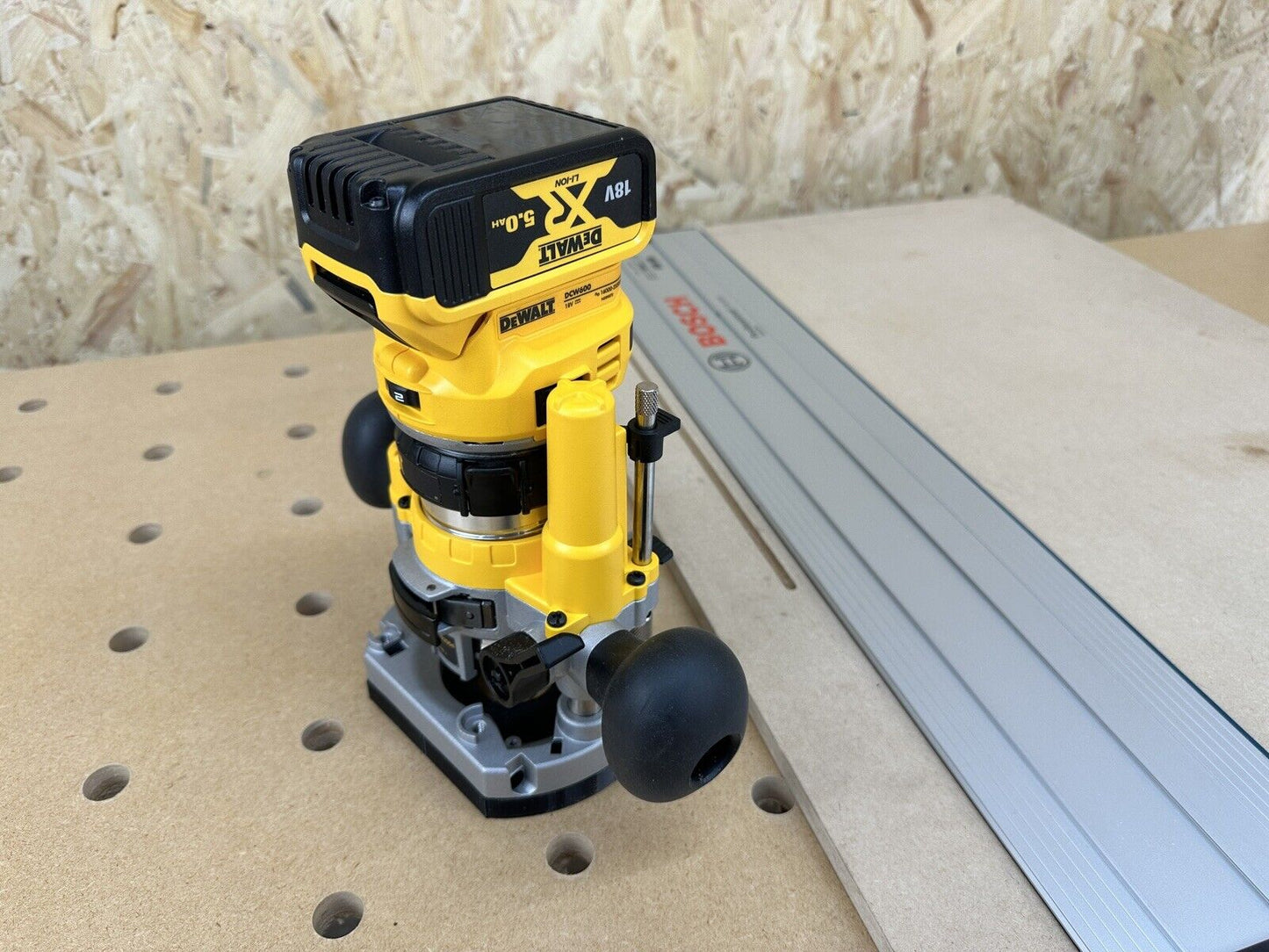 Dewalt Cordless Router Plunge Base Guide Rail Adapter to Bosch Saw Track
