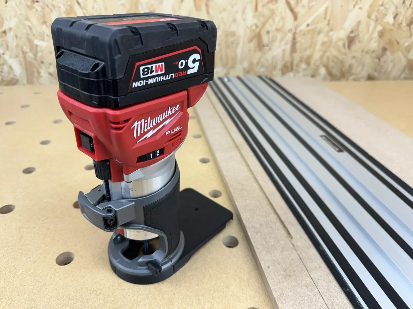 Milwaukee M18 FUEL 1/4" Trim Router Guide Rail Adaptor for Einhell Guide Rail