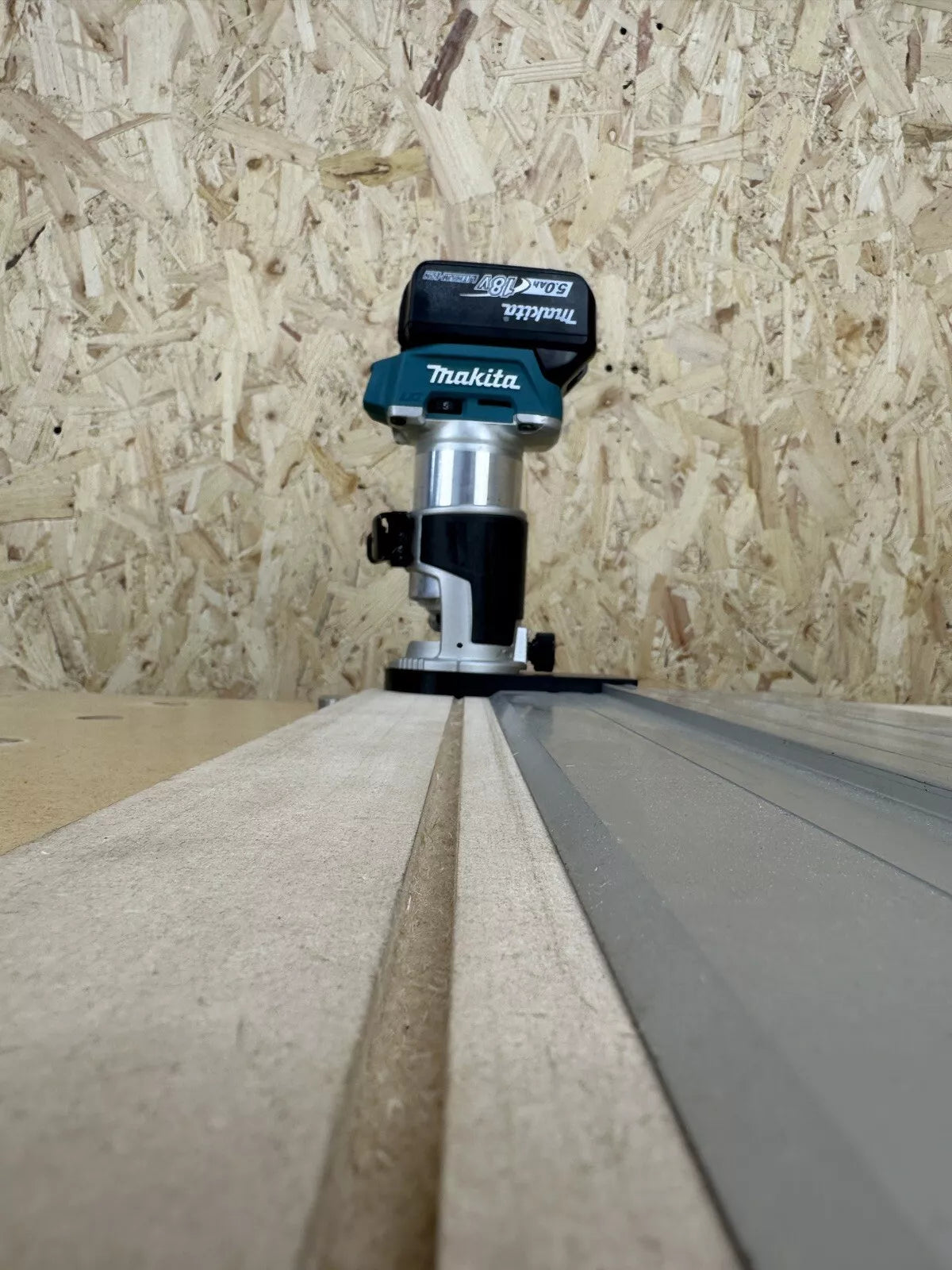 Makita DRT50 Li-Ion LXT Brushless Router Trimmer Router Guide Rail Adaptor for Original Bosch Circular Saw Guide