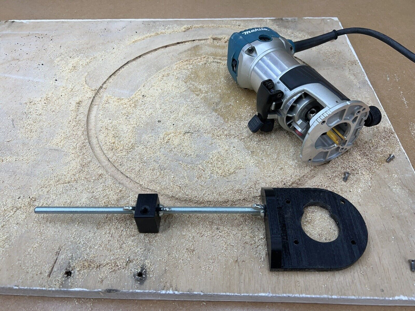 Circle Jig for Makita RT0700C 1/4 Trimmer Router Fully Adjustable