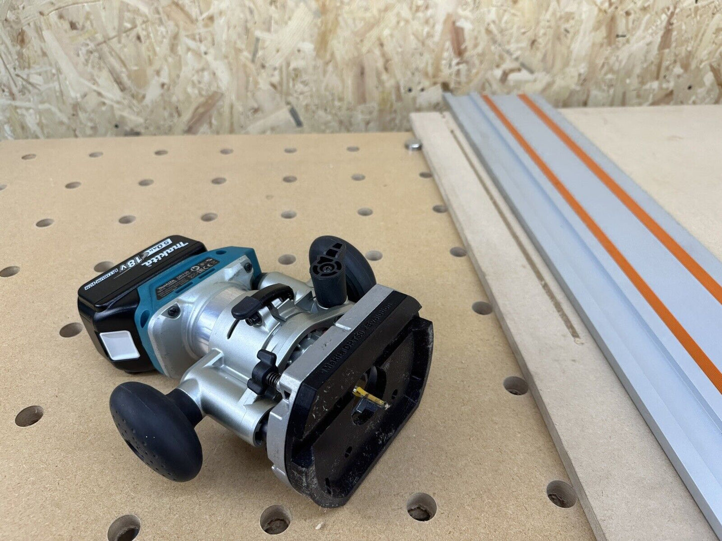 Makita Router Plunge Base Guide Adaptor to Evolution Saw Track