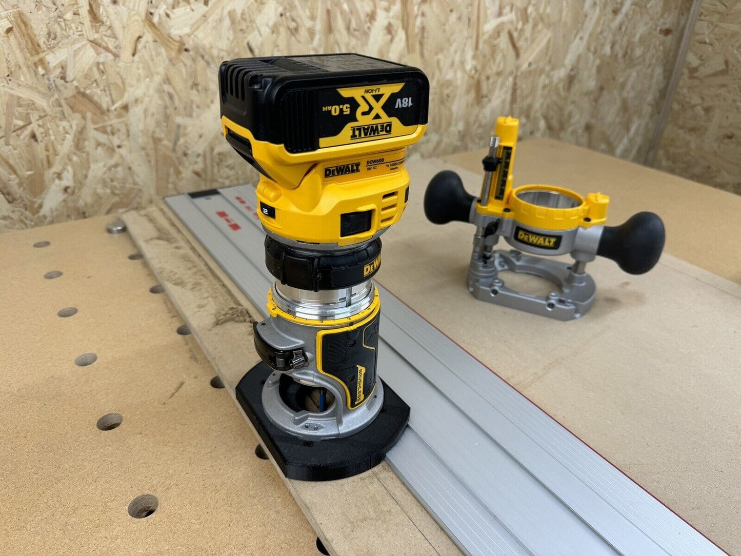 Dewalt Cordless Router Plunge Base Guide Rail Adapter to Mafell Guide Rail