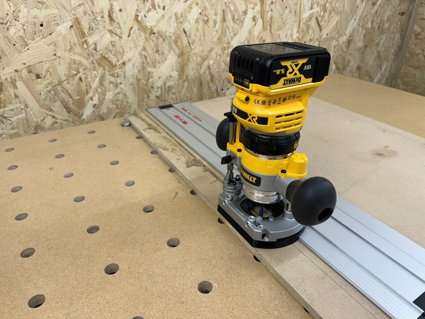 Dewalt Cordless Router Plunge Base Guide Rail Adapter to Mafell Guide Rail