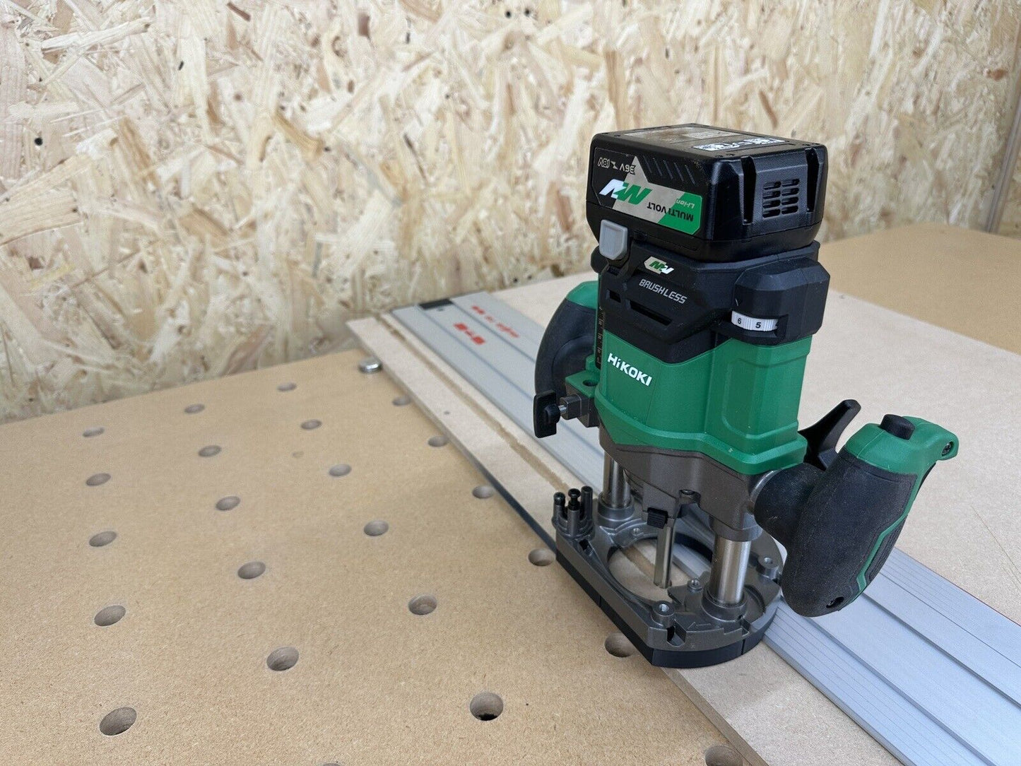 Hikoki 1/2" 36v Router Guide Rail Adaptor to Dewalt Saw Plunge Track