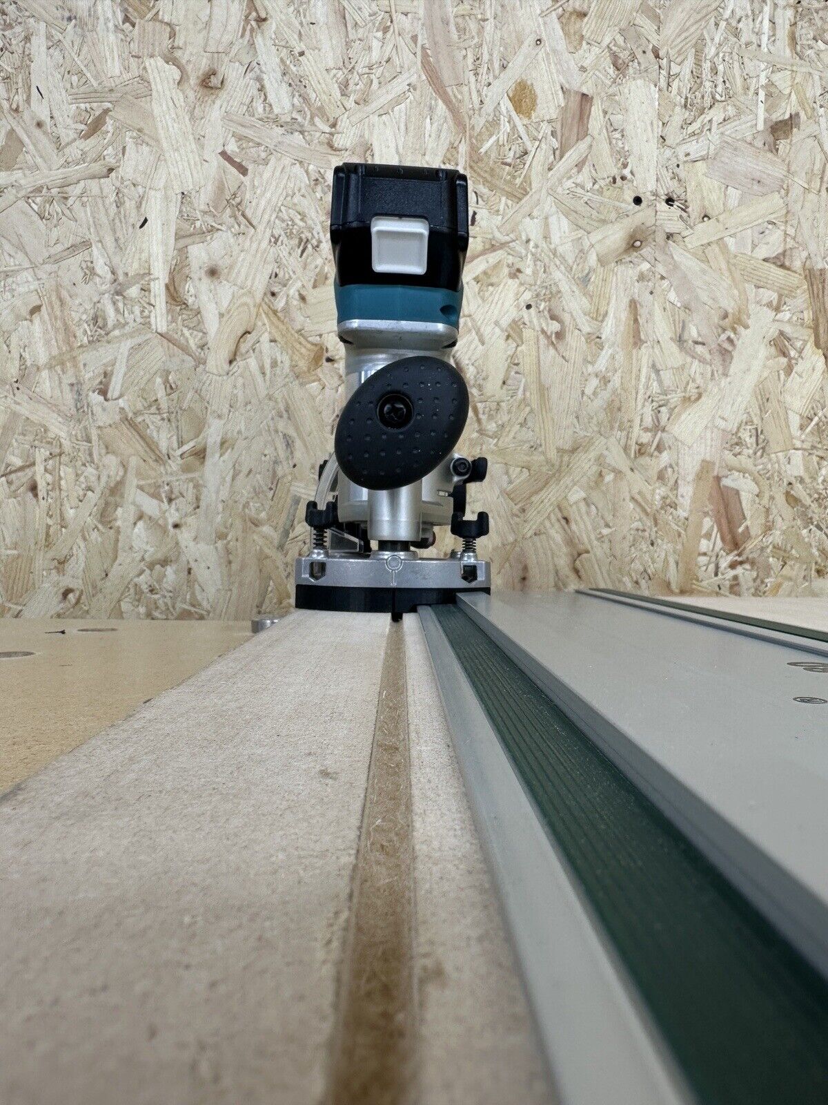 Makita Cordless Router Plunge Base Guide Rail Adaptor to Metabo Guide Rail