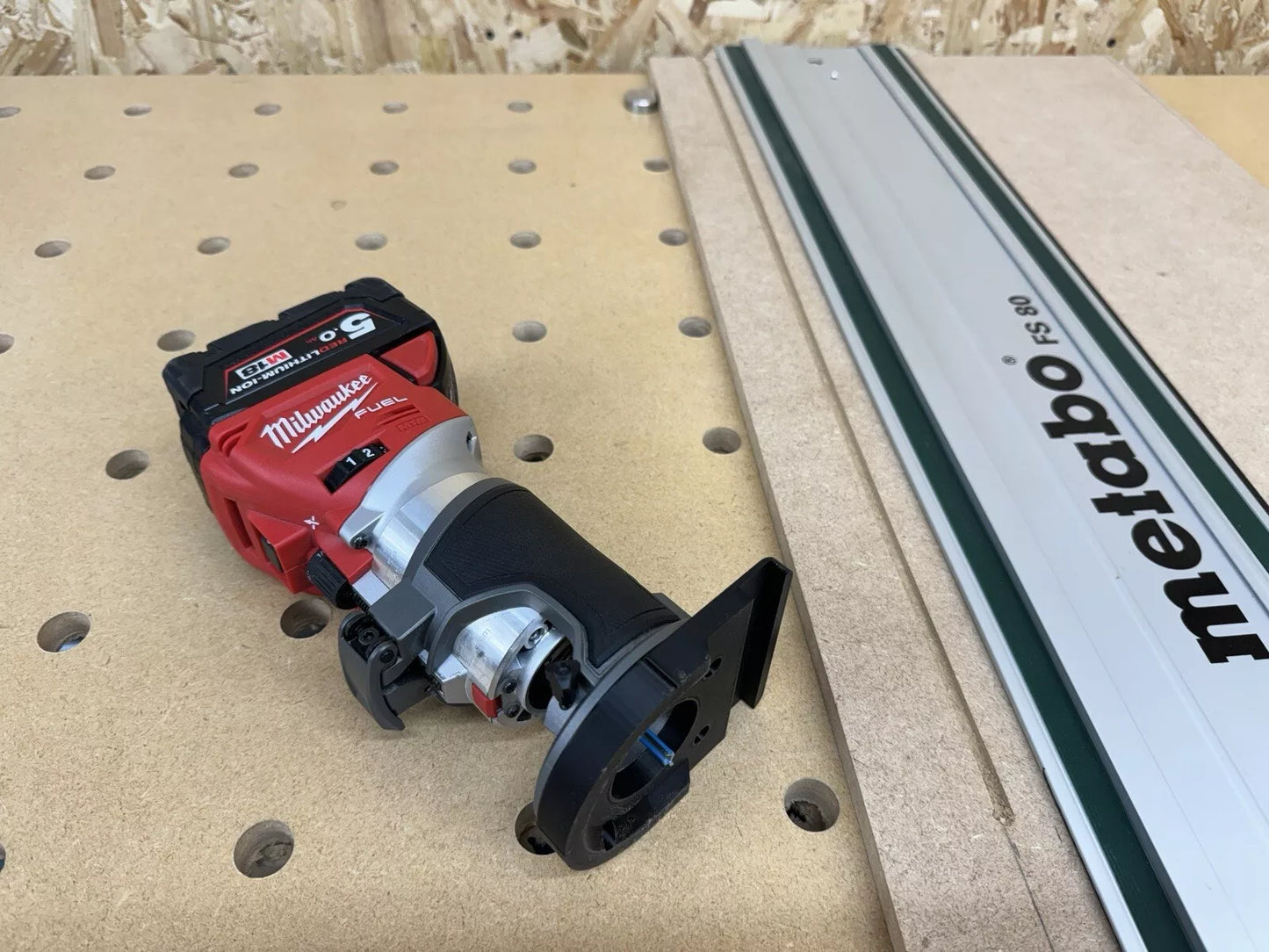 Milwaukee M18 FUEL 1/4" Trim Router Guide Rail Adaptor for Metabo Guide Rail