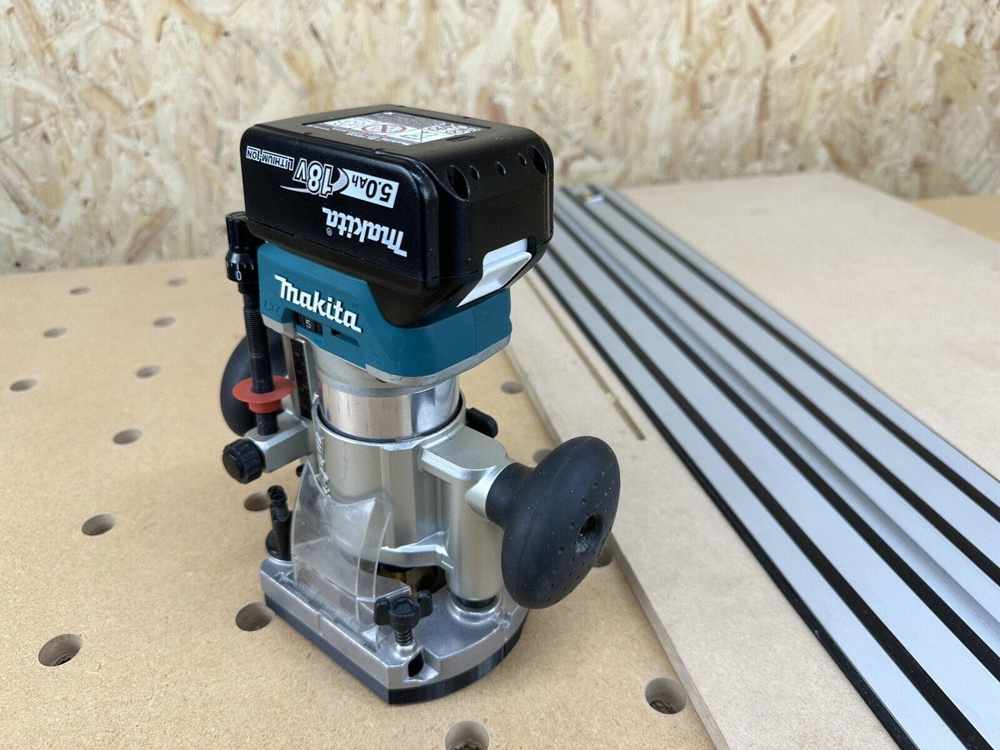 Makita Router DRT50 Plunge Base Guide Rail Adapter Adaptor to Dewalt Guide Rail