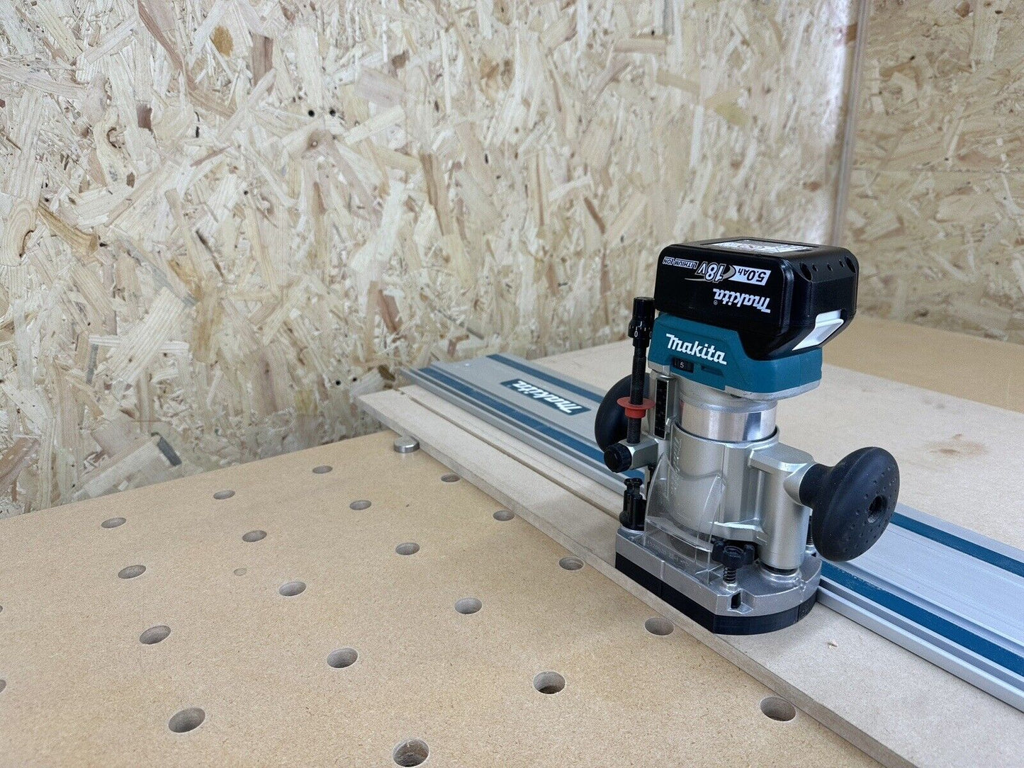 Makita Cordless Router Plunge Base Guide Rail Adaptor to Makita Guide Rail