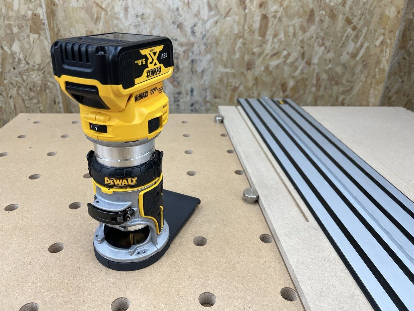 Dewalt DCW600/DWP611 Router Guide Rail Adaptor to Dewalt Guide Rail