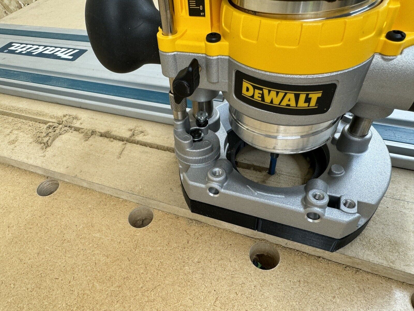 Dewalt Cordless Router Plunge Base Guide Rail Adapter to Makita Guide Rail