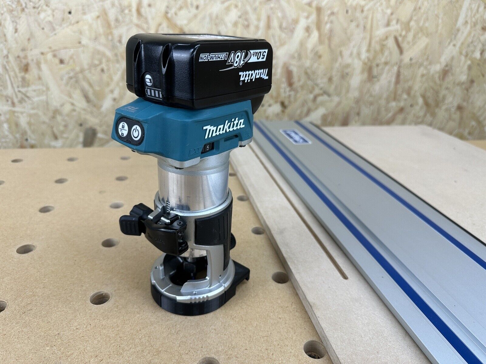 POWERTEC Router Guide Rail Adapter for Makita RT0701C/XTR01Z/DRT50