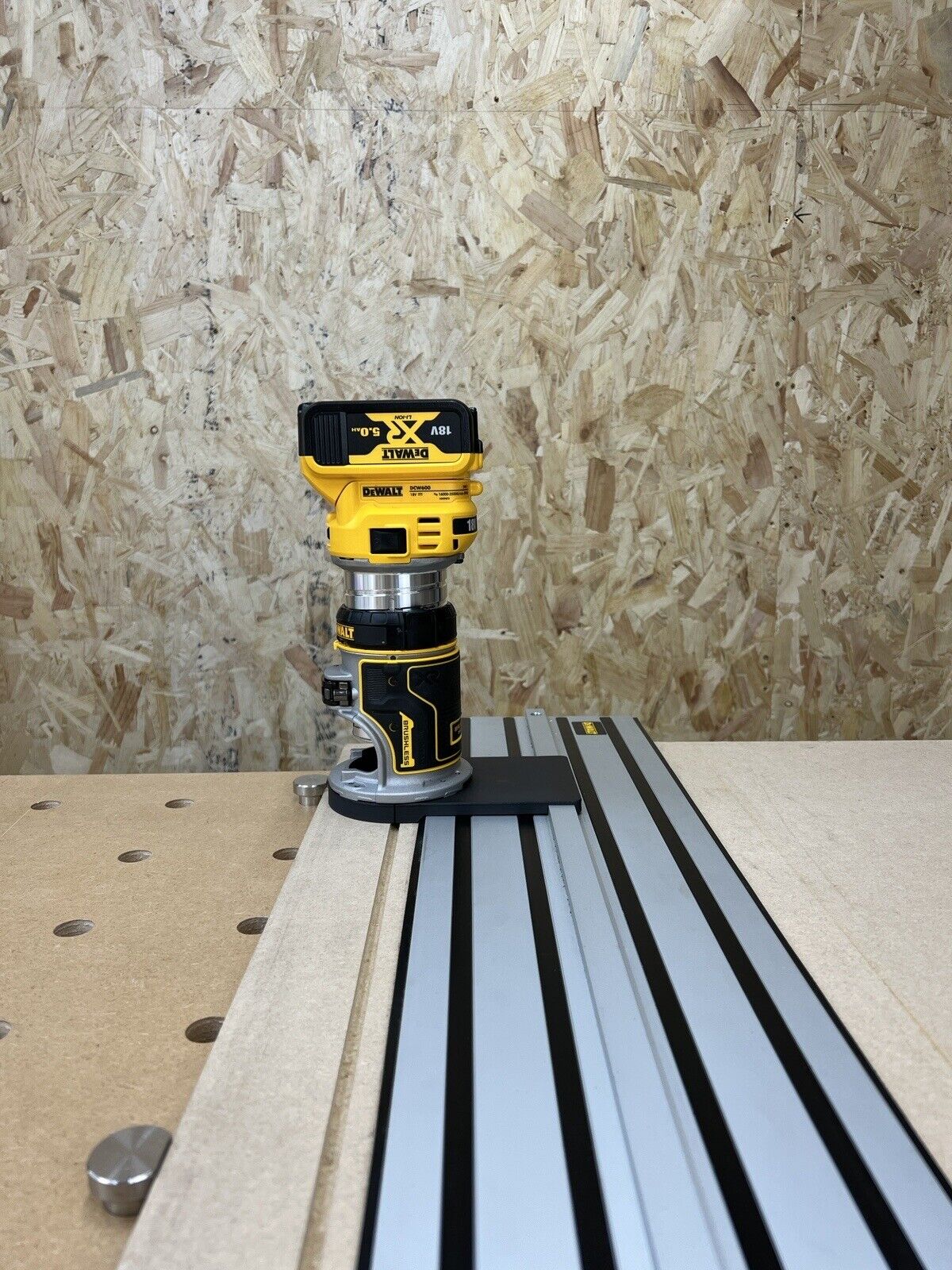 Dewalt DCW600/DWP611 Router Guide Rail Adaptor to Dewalt Guide Rail