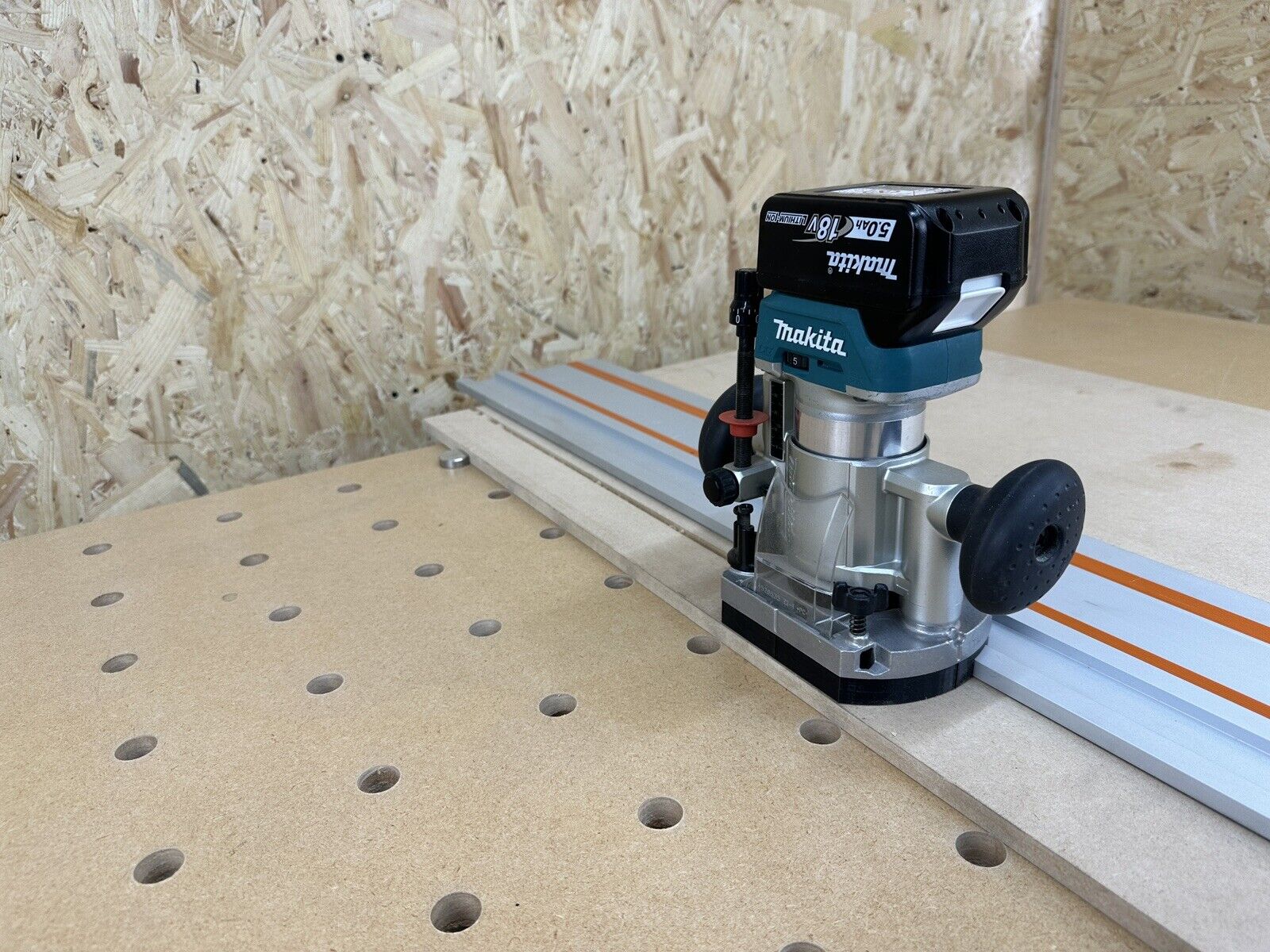 thumbnail image 2 of Makita Plunge Base Assembly 195563-0 - Fits RTO700C, 3709 & DRT50Z Trimmers 2 of 5