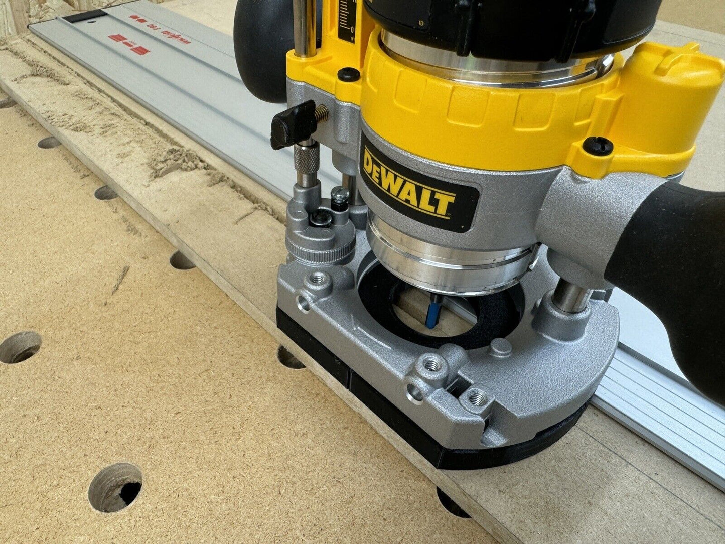 Dewalt Cordless Router Plunge Base Guide Rail Adapter to Mafell Guide Rail