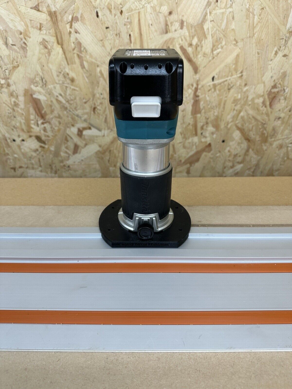 Makita Router Plunge Base Guide Adaptor to Evolution Saw Track