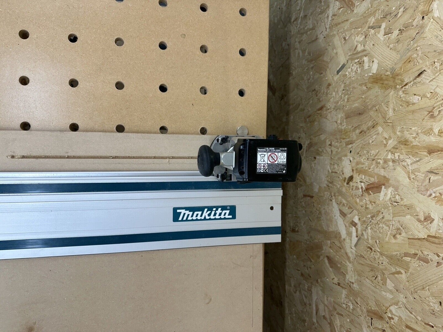 Makita Cordless Router Plunge Base Guide Rail Adaptor to Makita Guide Rail