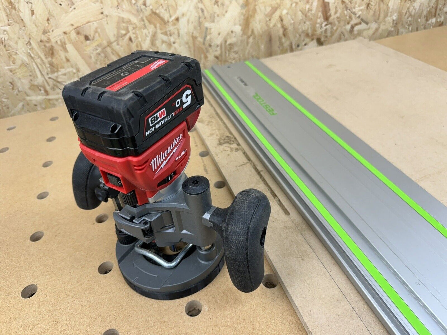 Milwaukee M18 1/4 Plunge Router Guide Rail Adaptor to Festool Guide Rail