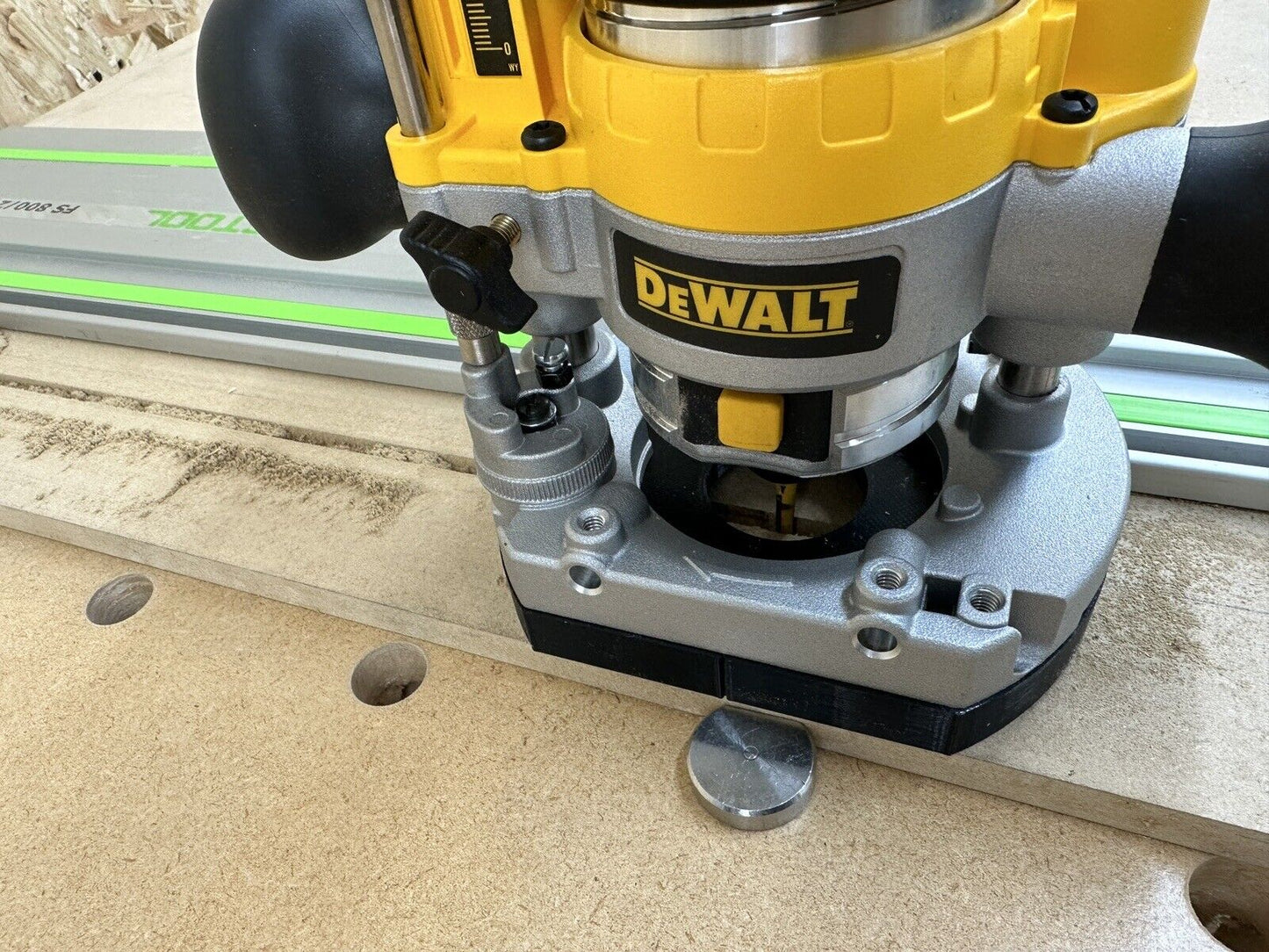 Dewalt Cordless Router Plunge Base Guide Rail Adapter to Festool Guide Rail