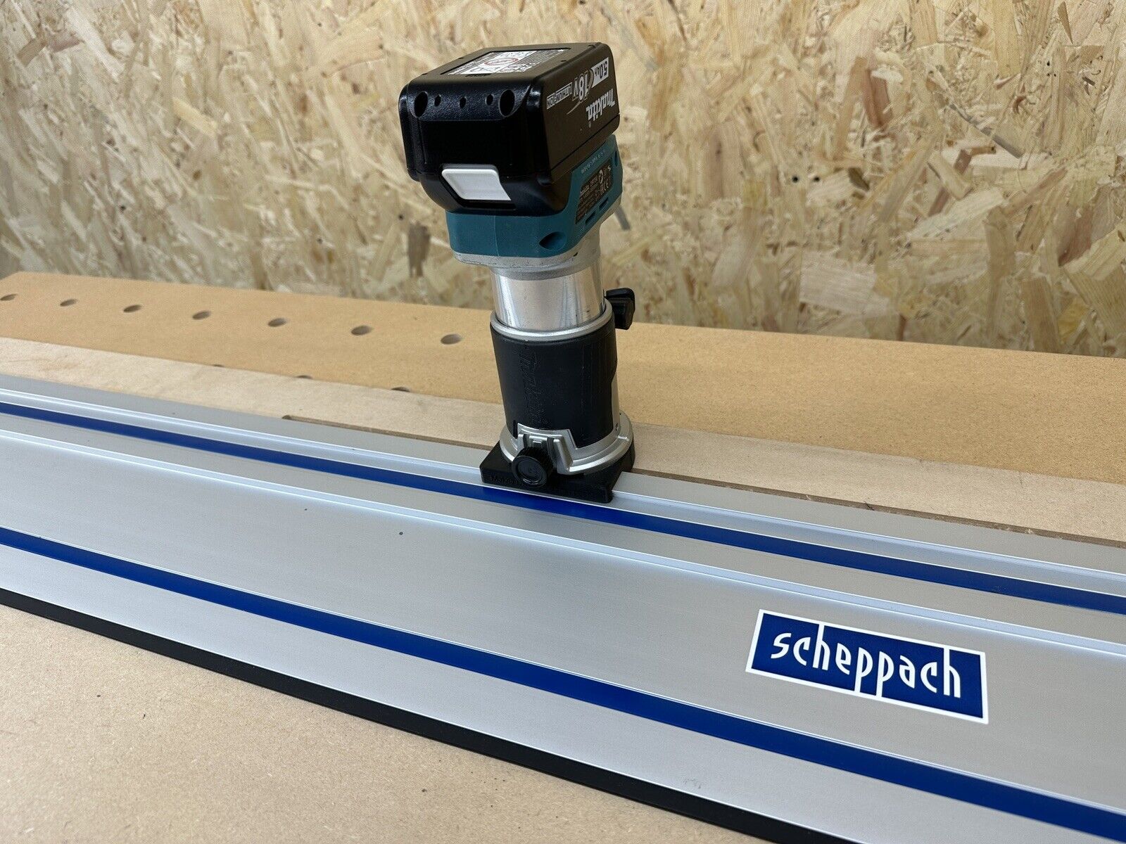 thumbnail image 2 of Makita Router Track Guide & Rail Adaptor – For DRT50, RT001G, RT0700 18V Models 2 of 3