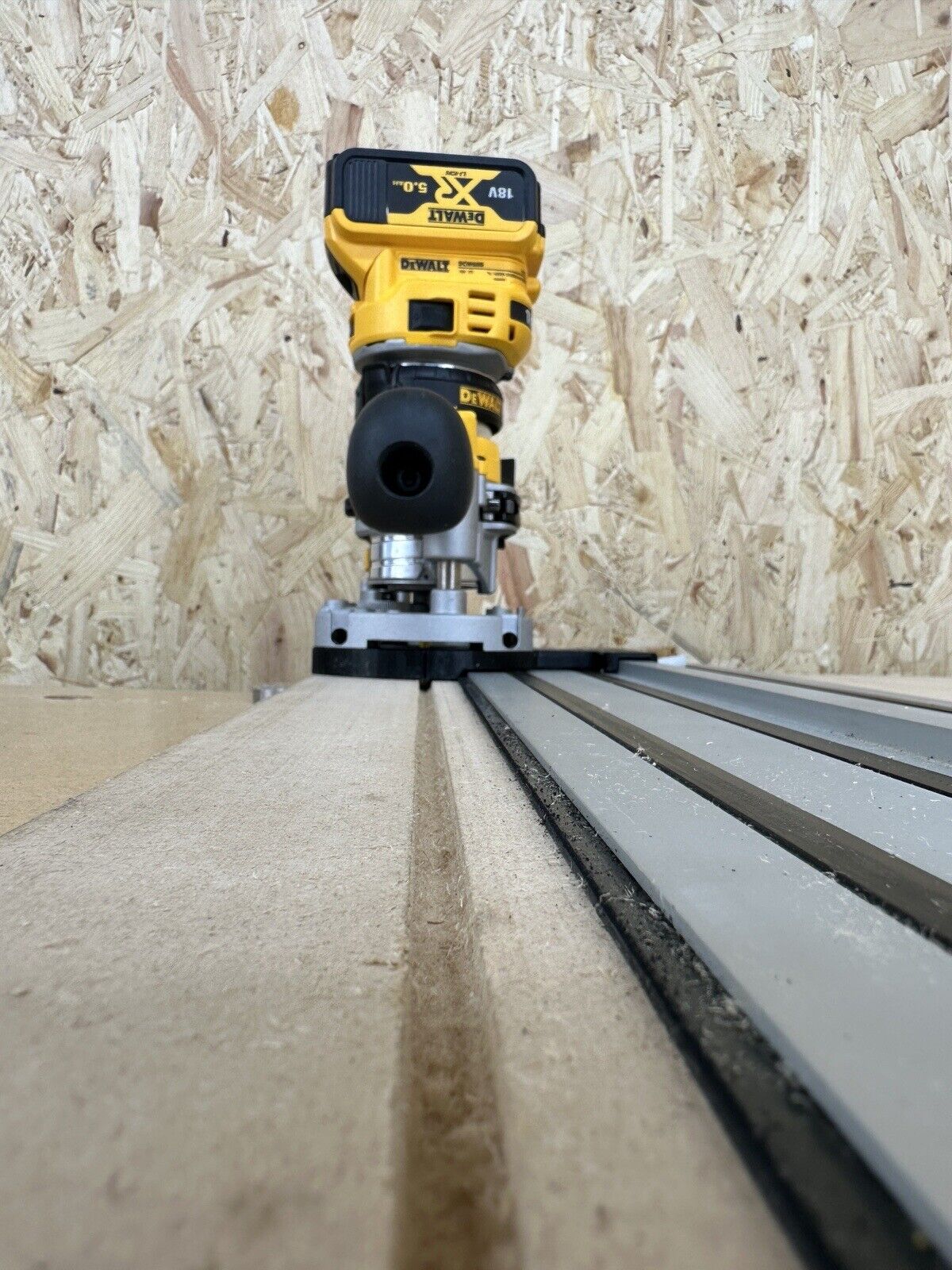 Dewalt Cordless Router Plunge Base Guide Rail Adapter to Dewalt Guide Rail