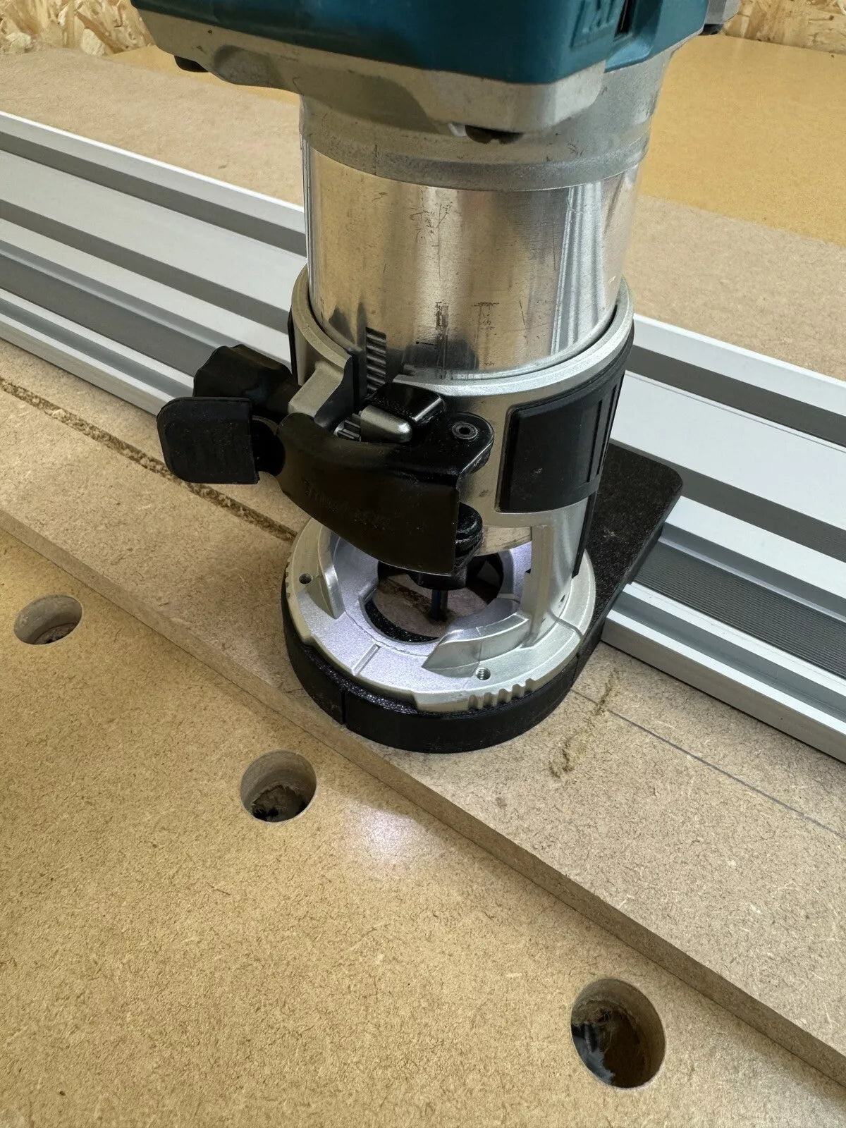 Makita DRT50 Li-Ion LXT Brushless Router Trimmer Router Guide Rail Ada ...