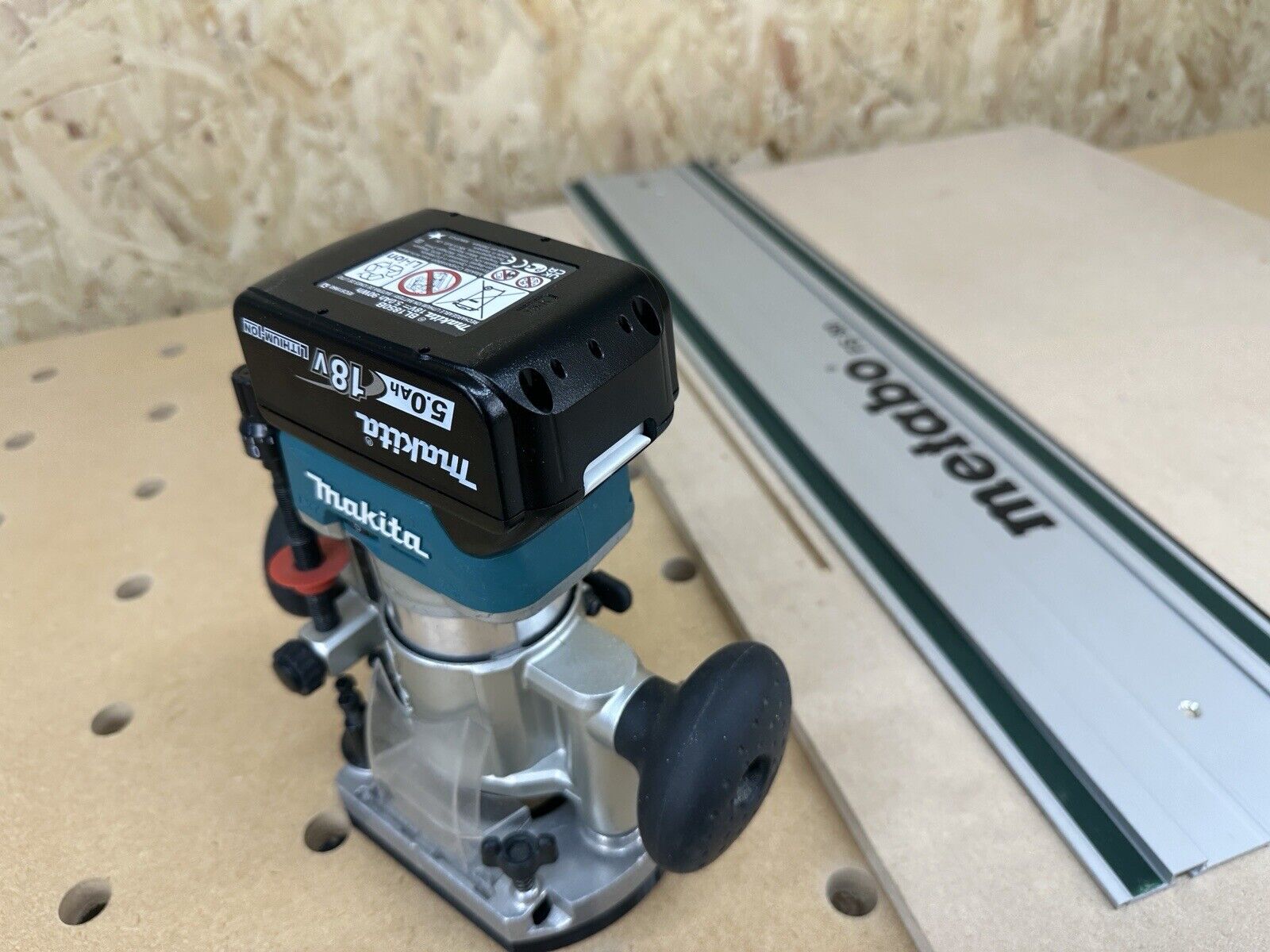 Makita plunge base discount for cordless router