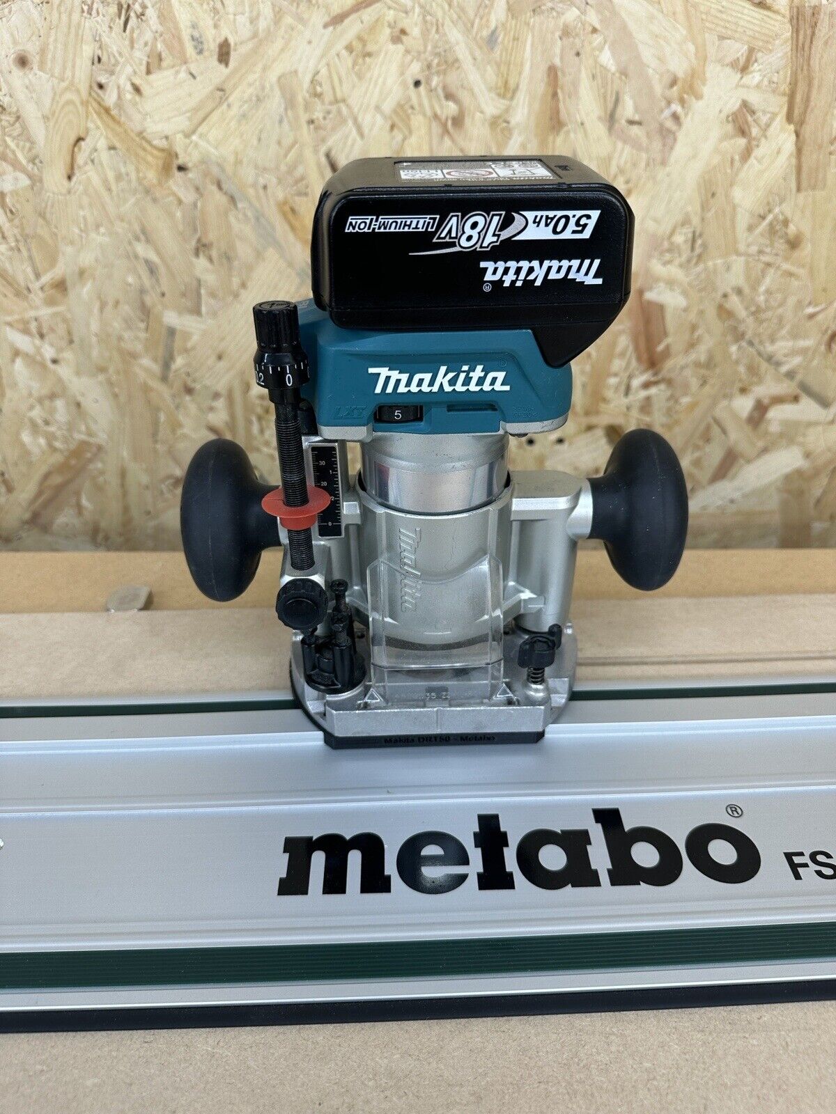 Makita cordless router online plunge base