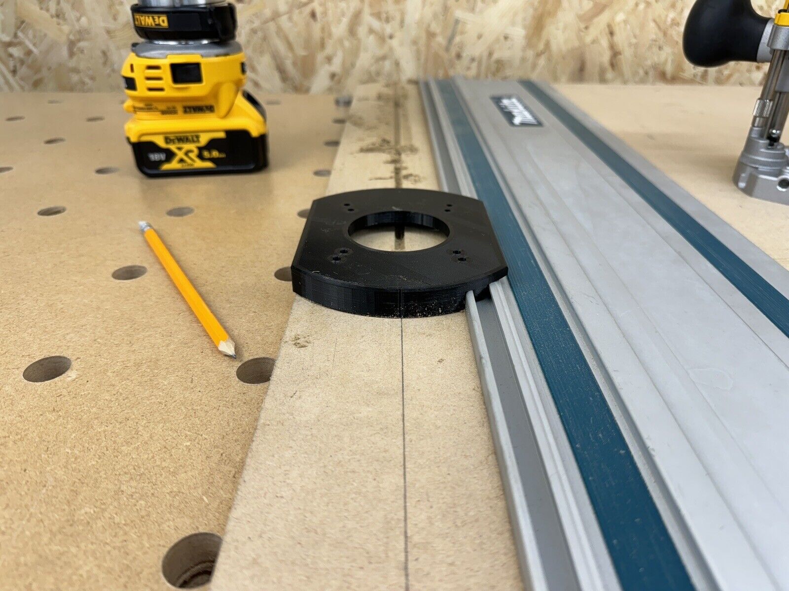 Dewalt Cordless Router Plunge Base Guide Rail Adapter to Makita Guide ...