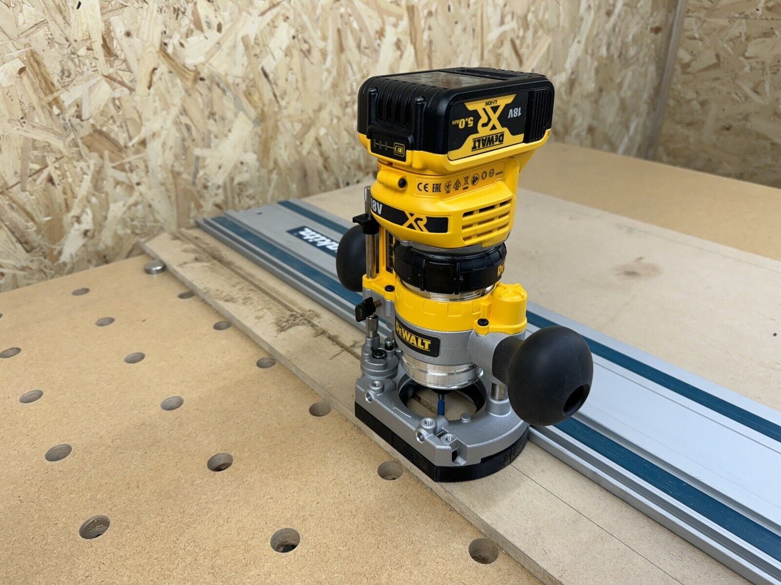 Dewalt Cordless Router Plunge Base Guide Rail Adapter to Makita Guide ...