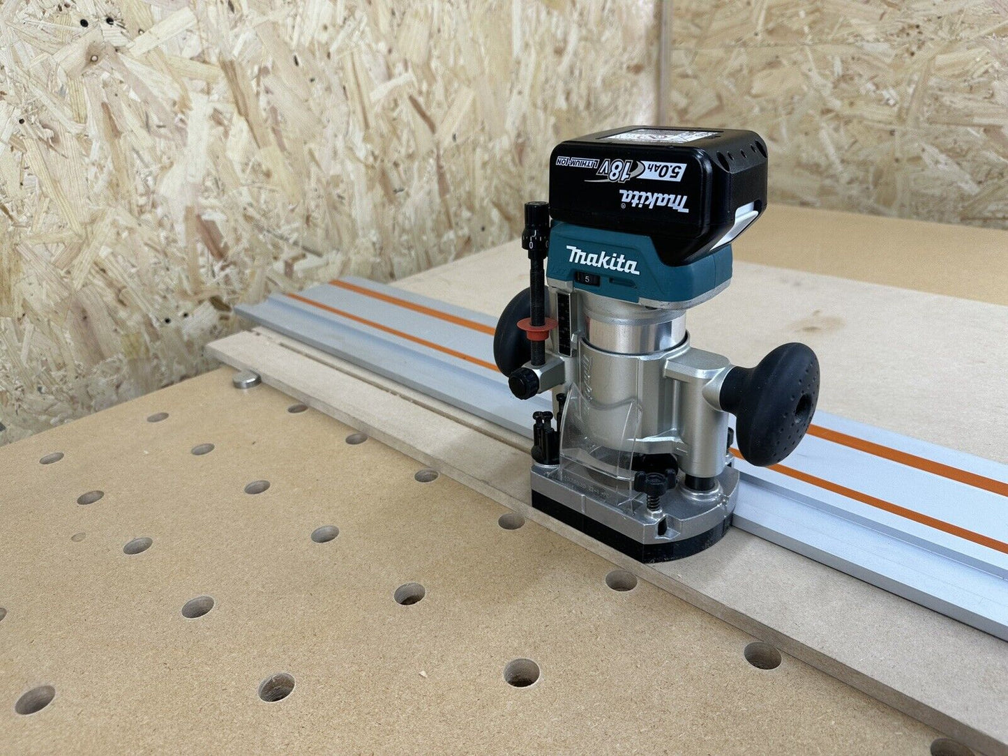 Makita Router Plunge Base Guide Adaptor to Evolution Saw Track