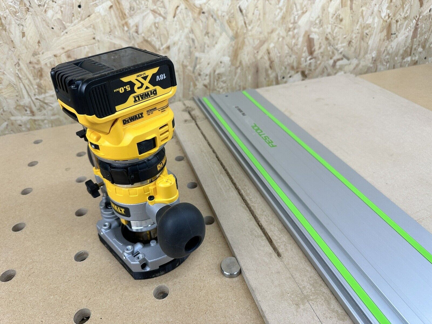 Dewalt Cordless Router Plunge Base Guide Rail Adapter to Festool Guide Rail