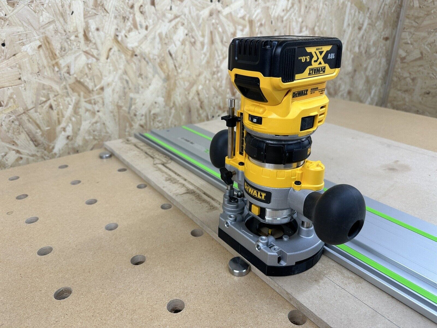 Dewalt Cordless Router Plunge Base Guide Rail Adapter to Festool Guide Rail