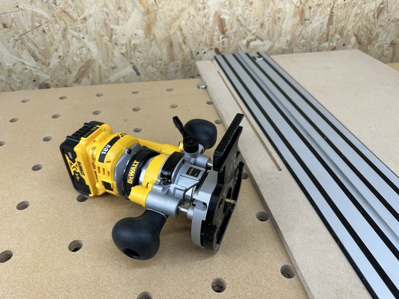 Dewalt Cordless Router Plunge Base Guide Rail Adapter to Dewalt Guide ...