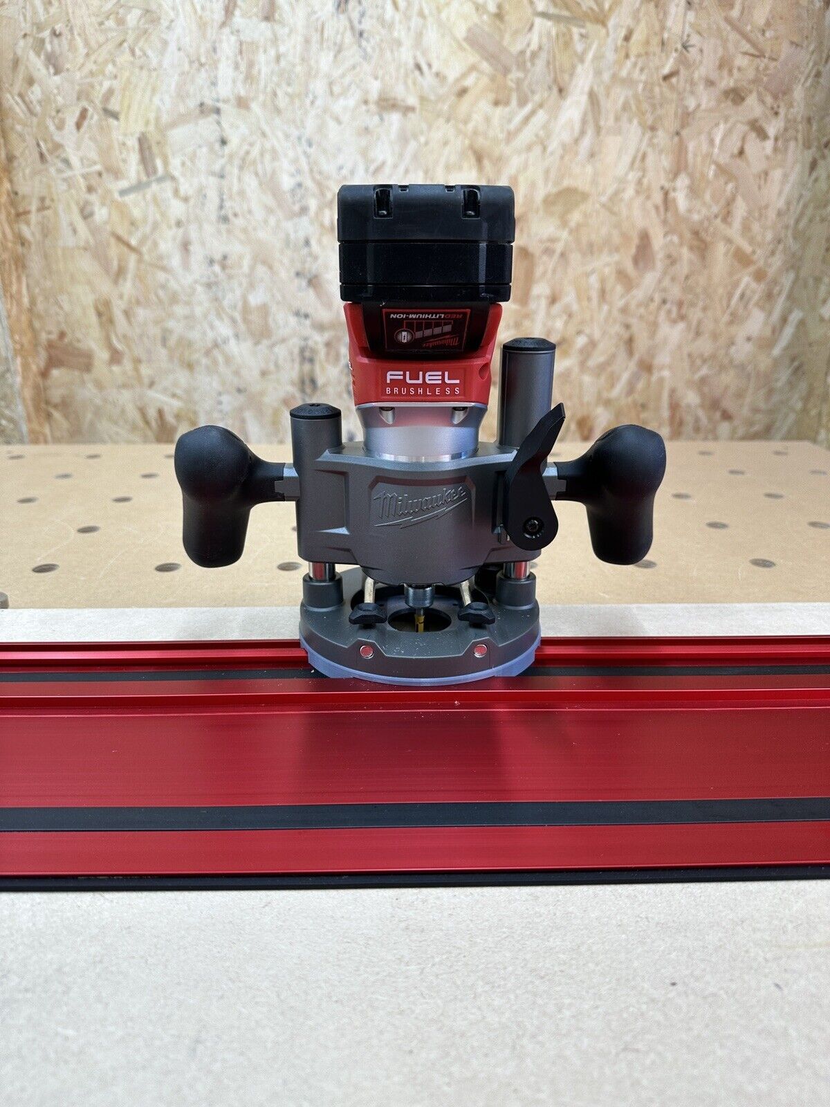 Milwaukee M18 Plunge RouterGuide Rail Adaptor to Milwaukee Guide Rail