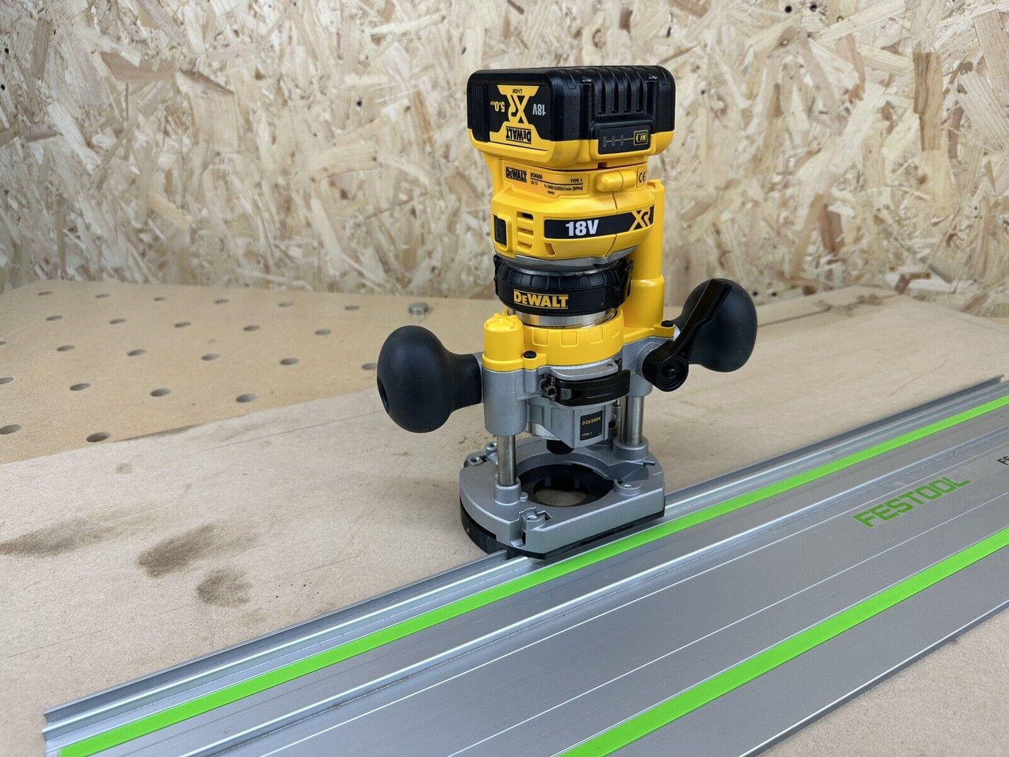 Dewalt Cordless Router Plunge Base Guide Rail Adapter to Festool Guide Rail