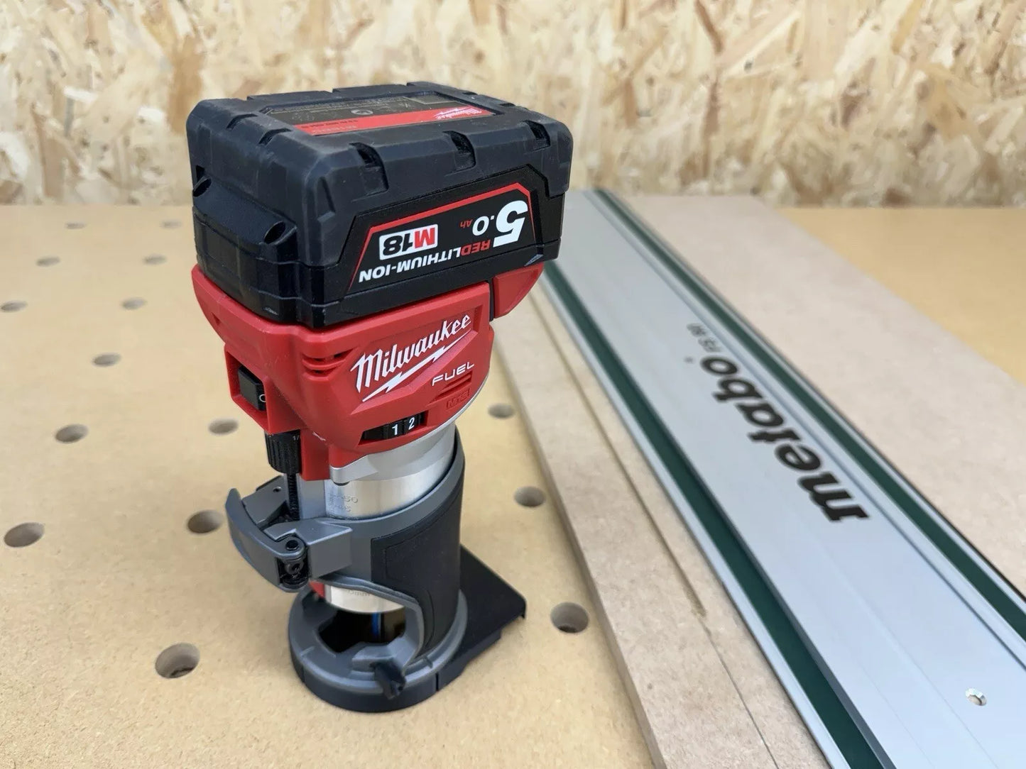 Milwaukee M18 FUEL 1/4" Trim Router Guide Rail Adaptor for Metabo Guide Rail