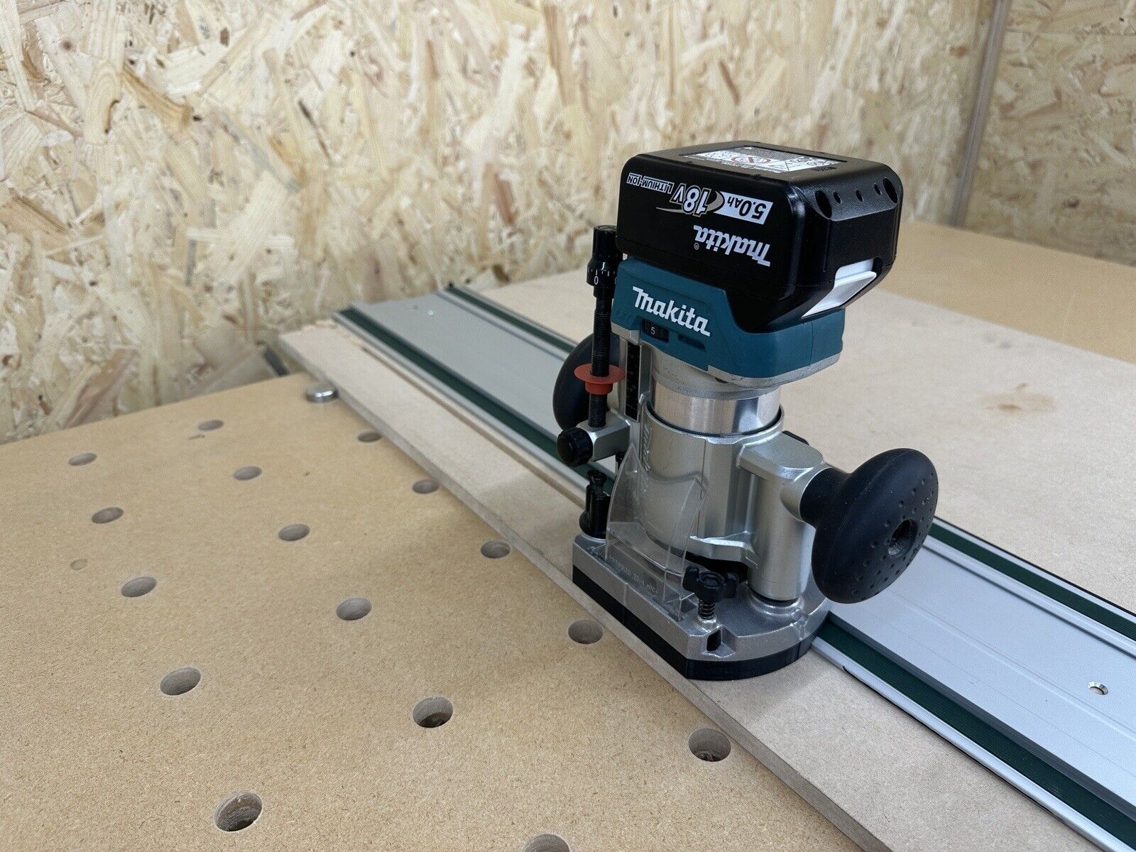 Makita Cordless Router Plunge Base Guide Rail Adaptor to Metabo Guide Adaptool