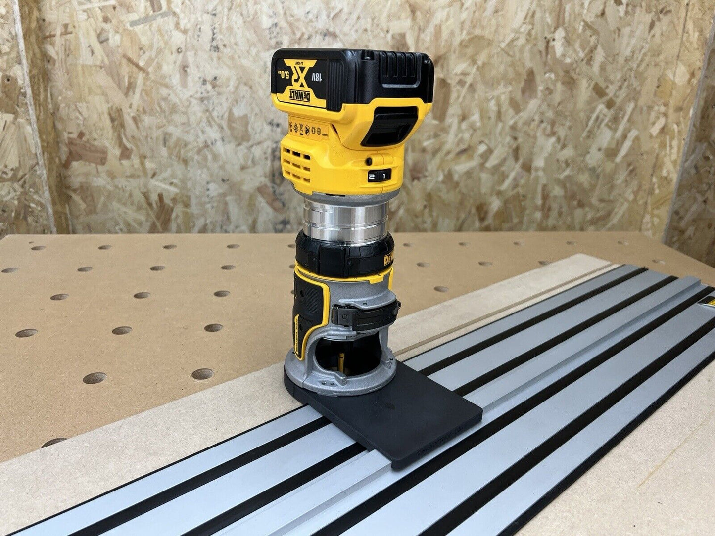 Dewalt DCW600/DWP611 Router Guide Rail Adaptor to Dewalt Guide Rail