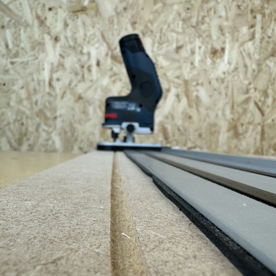 Bosch GKF-12V-8 Router Guide Rail Adaptor for Dewalt Guide Rail – Adaptool