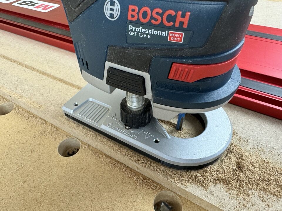 Bosch GKF-12V-8 Router Guide Rail Adaptor for Miwaukee Guide Rail