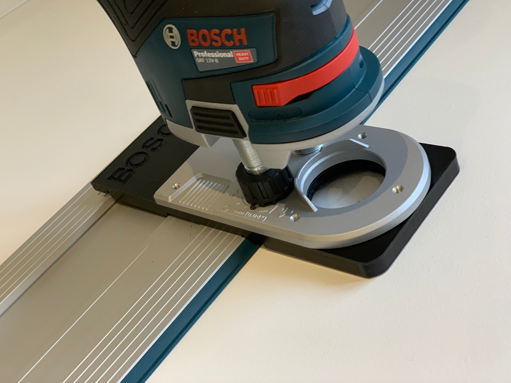 Bosch 12v Router Guide Rail Adaptor to Bosch Track Adaptool