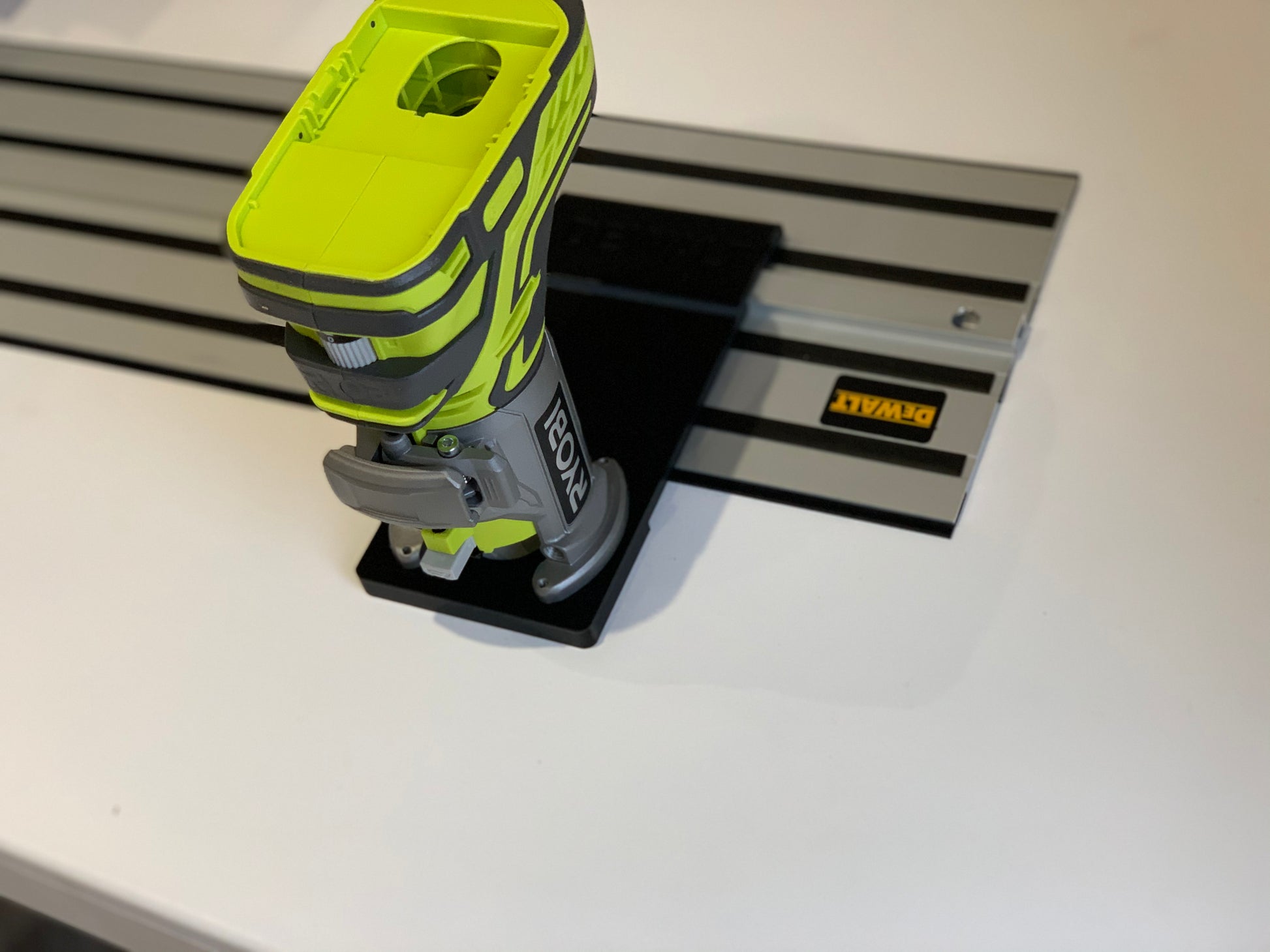 Ryobi R18TR0 ONE+ Trim Router Guide Rail Adaptor for Dewalt Guide Rai