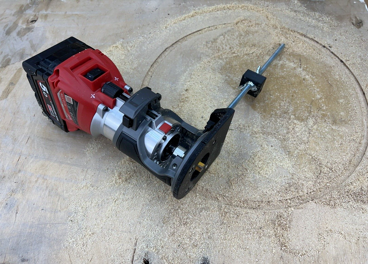 Circle Jig for Milwaukee Cordless Trimmer Router